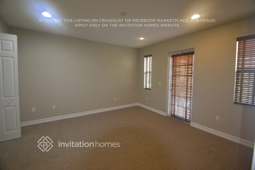 Building Photo - 6855 Julia Gardens Dr