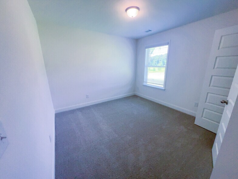 Building Photo - 3796 Lockaby Way