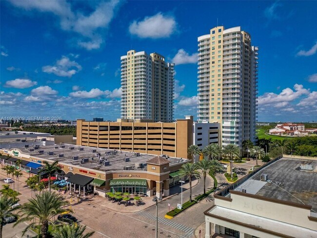 Building Photo - 1755 E Hallandale Beach Blvd