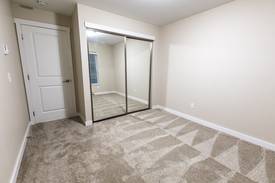 Building Photo - 12300 Harbour Pointe Blvd