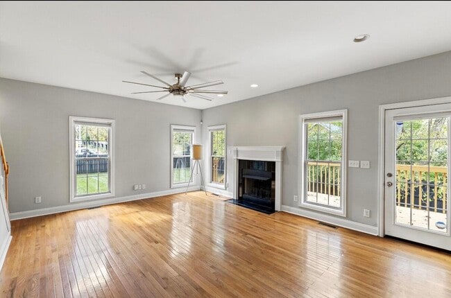 Building Photo - 2505 Eastway Dr