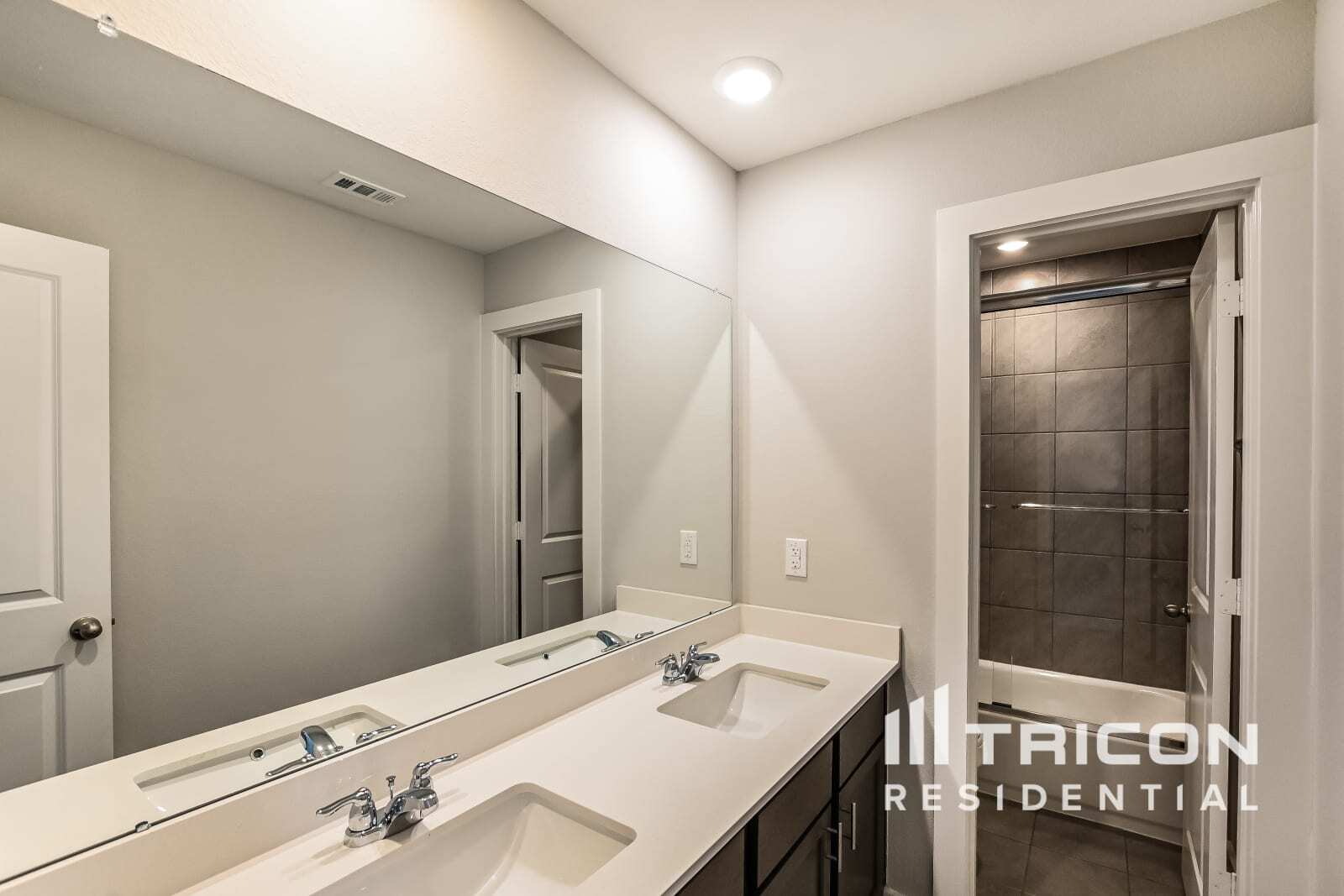 Building Photo - 22811 Terrazzo Dr