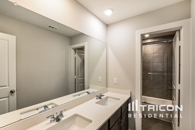 Building Photo - 22812 Terrazzo Dr