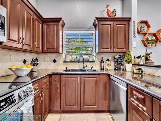 Building Photo - 14304 S Royal Cove Cir