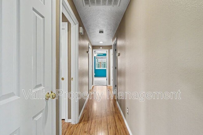 Building Photo - 1075 Mildred Ln SE
