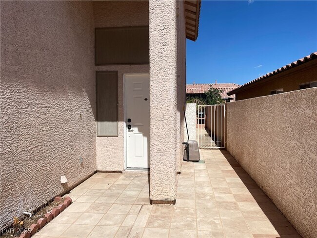 Building Photo - 4364 Mesa Hill Dr
