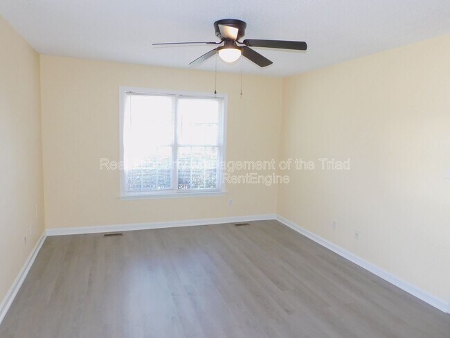 Building Photo - 4301 Edgemore Rd