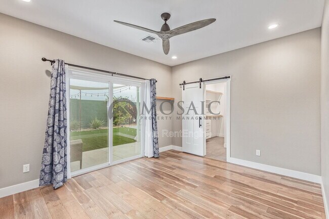 Building Photo - 5009 S 11th Pl