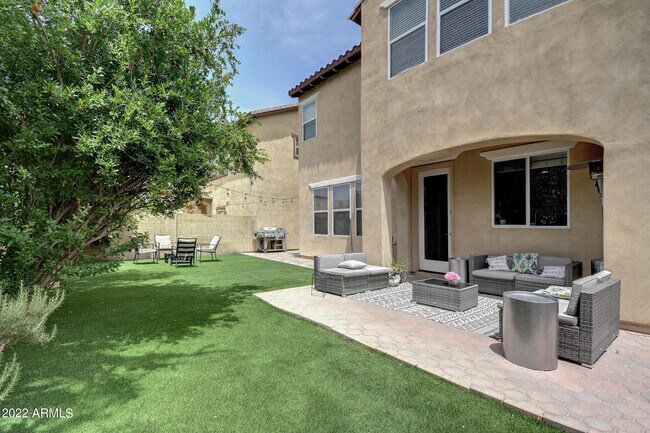 Building Photo - 1120 N Crosscreek Dr