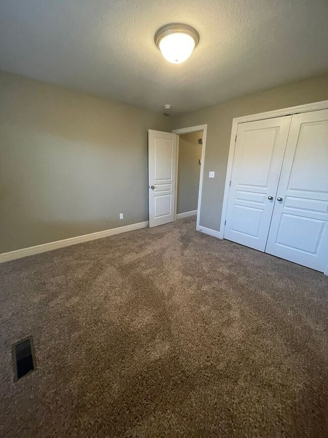 Building Photo - Beautiful 4BD in Battlefield, MO