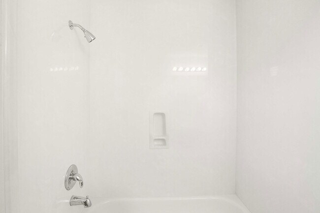 Building Photo - 2514 Crenshaw Dr