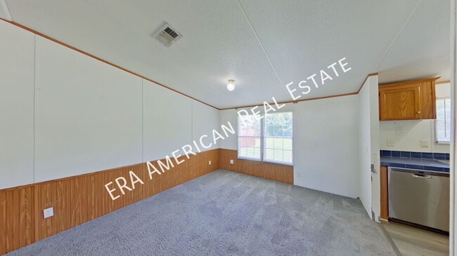 Building Photo - 8204 Verano St