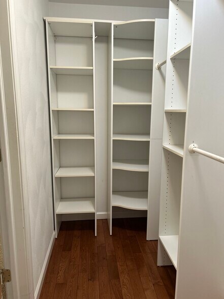 Master closet - 8817 N Picture Ridge Rd