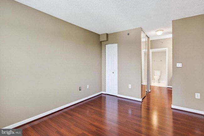 Building Photo - 2181 Jamieson Ave