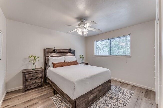 Building Photo - Three Bedroom Home in Midtown District
