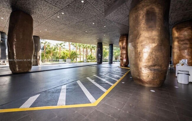 Building Photo - 475 Brickell Ave