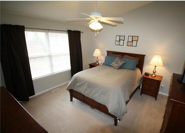 Building Photo - 4 bedroom, 3 bath Ranch Style Home
