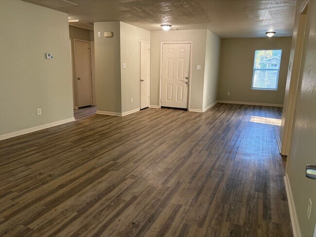 Building Photo - 1150 Bradley St