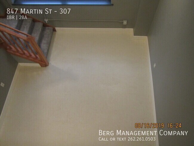 Building Photo - 847 Martin St