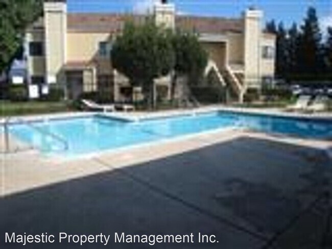 Building Photo - 2 br, 2 bath House - 1553 Pyrenees Ave, #39