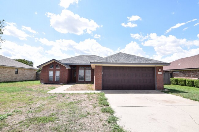 Primary Photo - 4402 Water Oak Dr