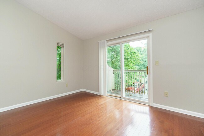 Building Photo - 945 Quay Ave