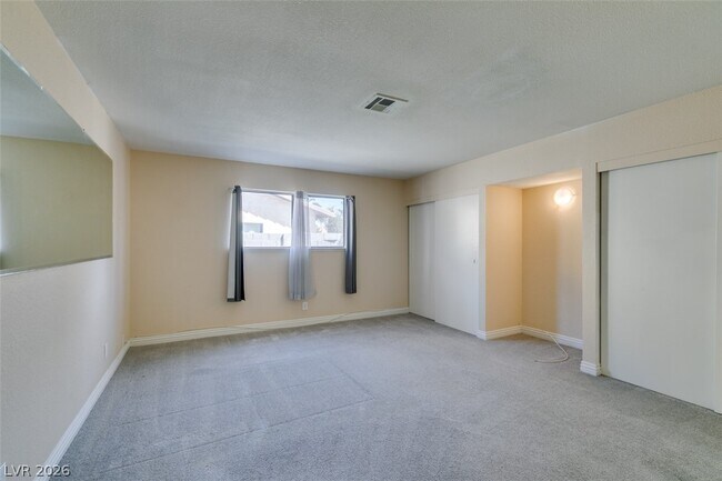 Building Photo - 3221 E Rochelle Ave