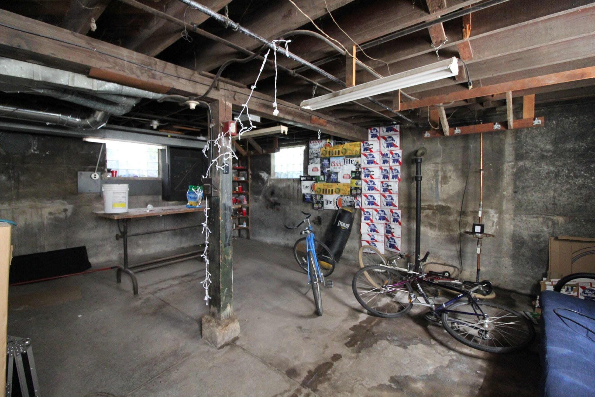 Building Photo - 2933 N Newhall St