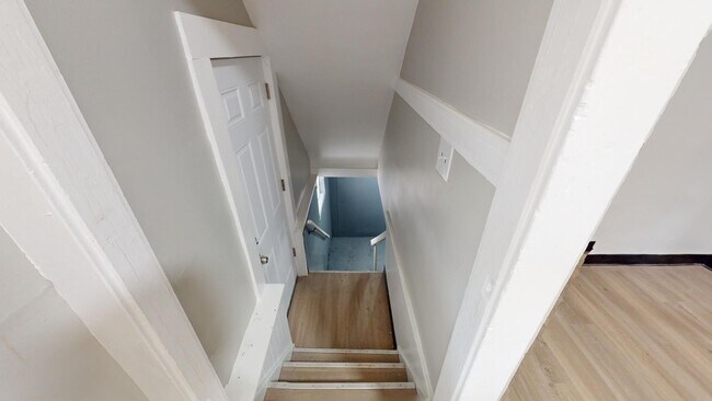 Building Photo - Old Brooklyn Area - 3 Bedroom Single Famil...