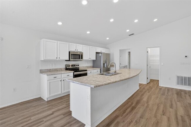 Building Photo - 522 Pentas Ln