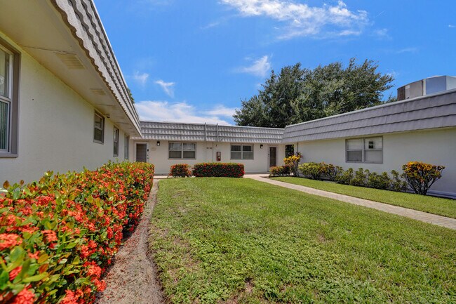 Building Photo - 141 Valencia Blvd