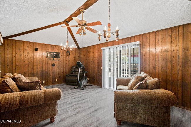 Building Photo - 200 S Maryland St