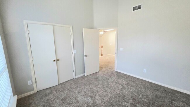 Building Photo - 4101 Pinewood Dr