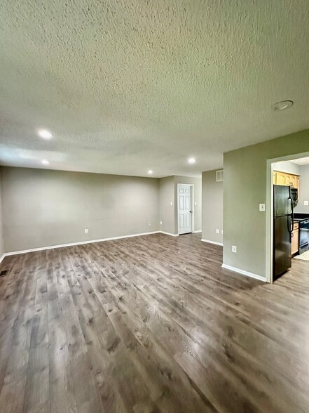Building Photo - 3070 Tecumseh Ct