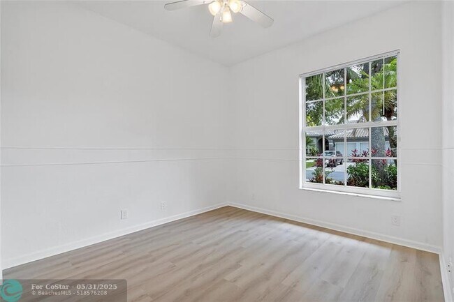 Building Photo - 11517 NW 49th Ct