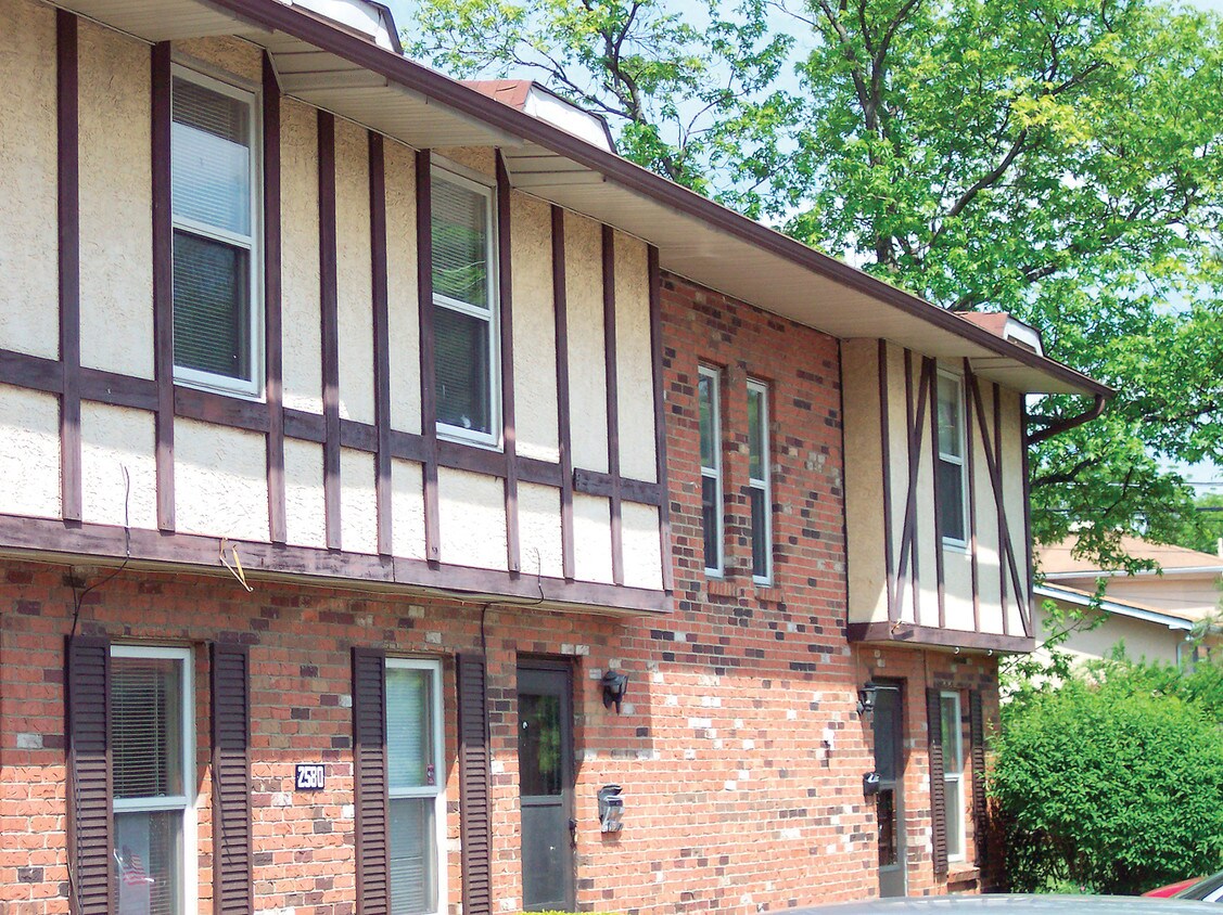 Crosscreek Apartments And Townhomes Columbus