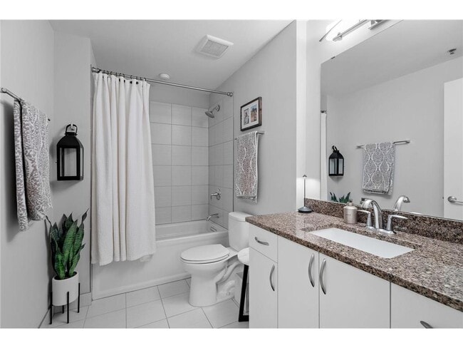 Building Photo - 740 Portland Ave