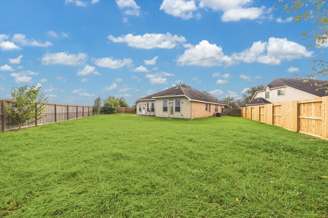Building Photo - 7709 Lakeside Manor Ln