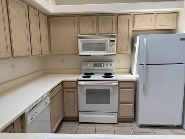 Building Photo - 1371 Loren Dr