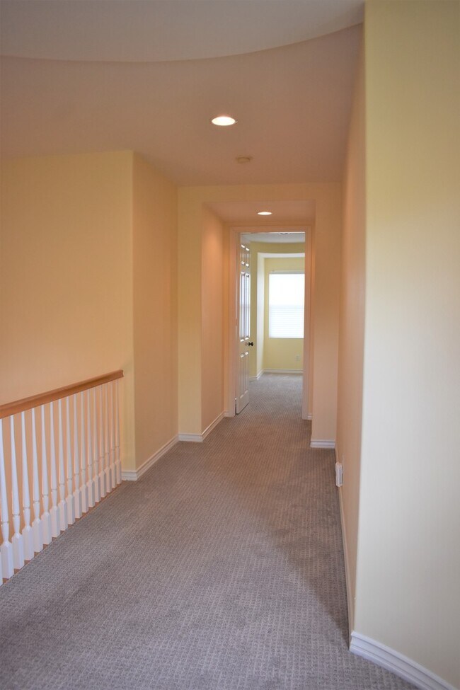 Building Photo - Beautiful 5 bedroom, 5 bath home in Desirable North Park Irvine