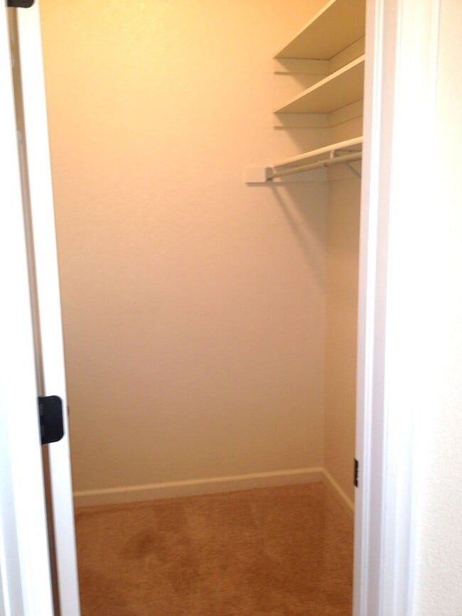Building Photo - 2 Bed/2 Bath Condo in desirable Water Valley