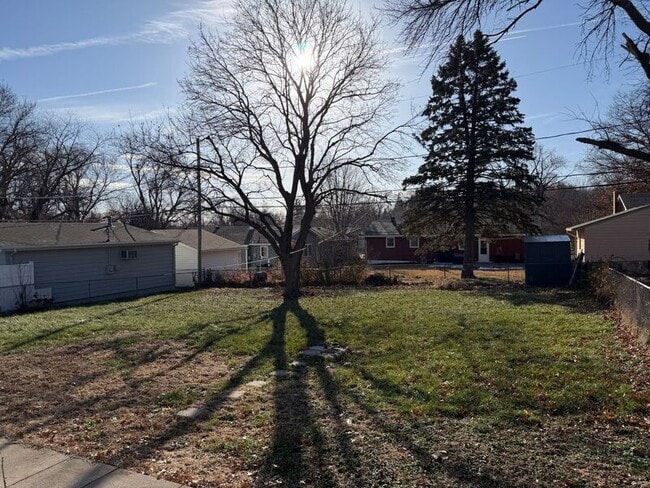 Building Photo - 8721 Seward St