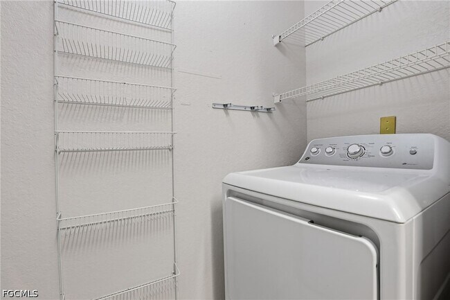 Building Photo - 6321 Aragon Way