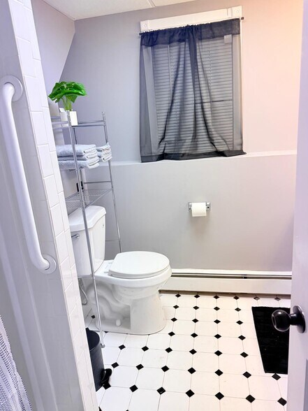 Building Photo - 5 Cora Pl