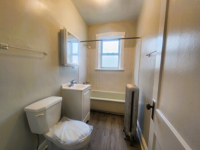 Building Photo - 4829 N Springfield Ave