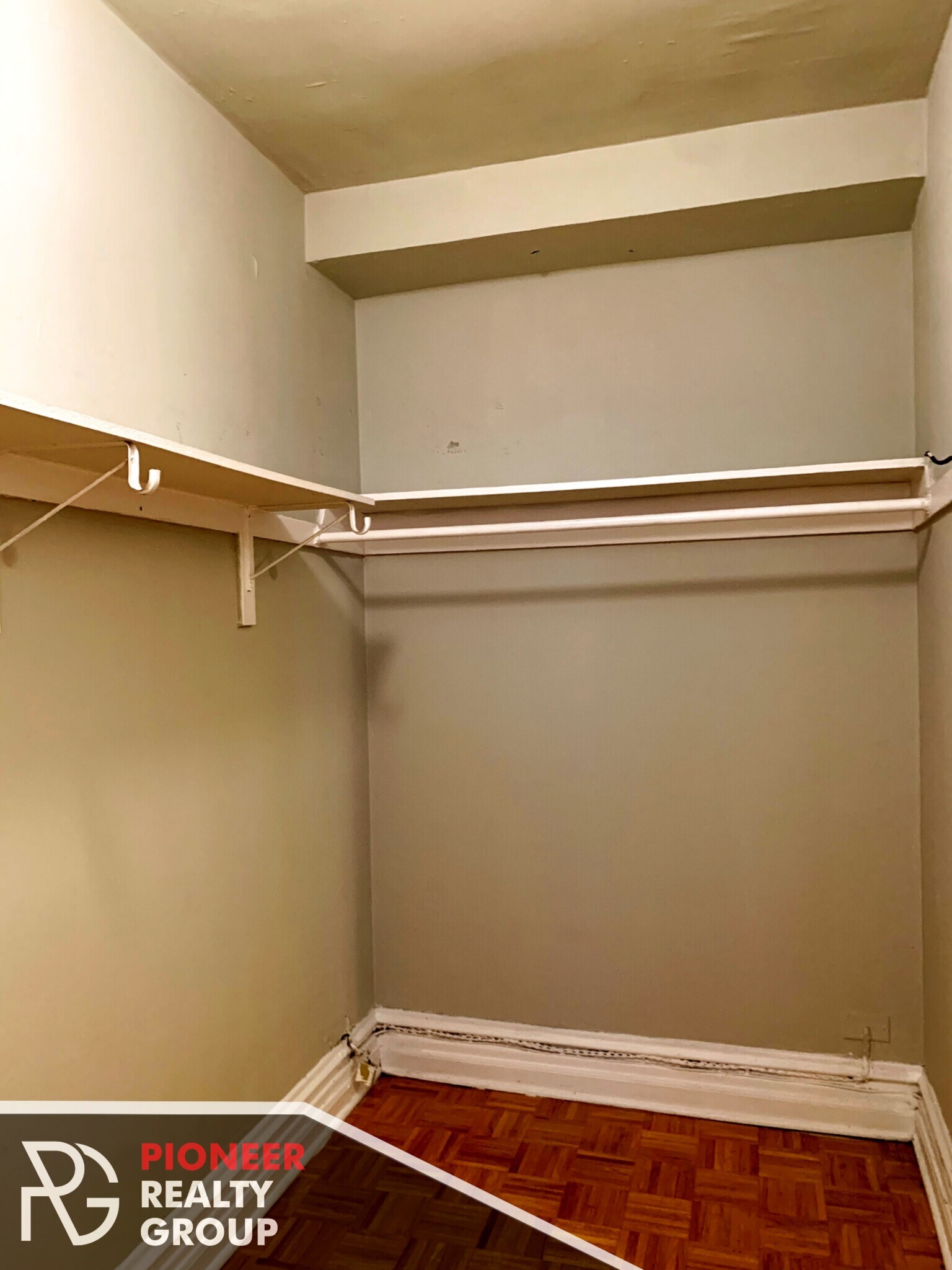 Building Photo - 705 W Belmont Ave