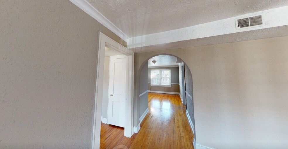 Building Photo - 4333 Roanoke Pkwy
