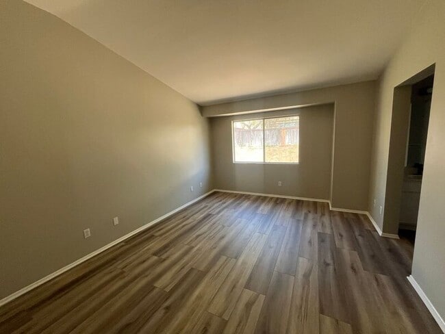 Building Photo - 42114 Acacia Way