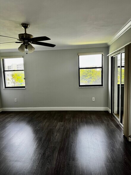 Building Photo - 2334 S Cypress Bend Dr