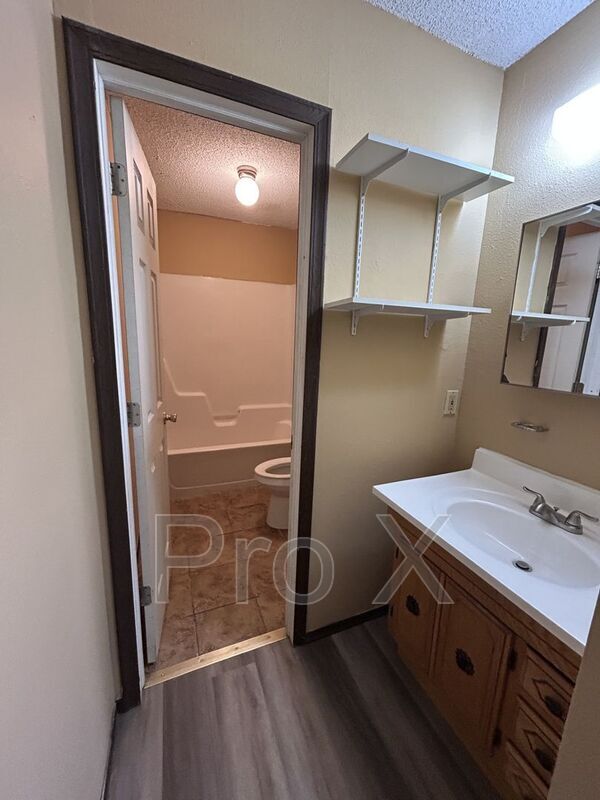 Building Photo - 106 W Hudson St